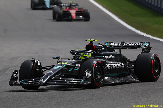 Льюис Хэмилтон