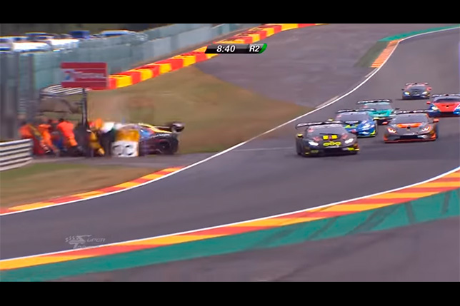 Авария в гонке Lamborghini Super Trofeo в Спа. Кадр телетрансляции