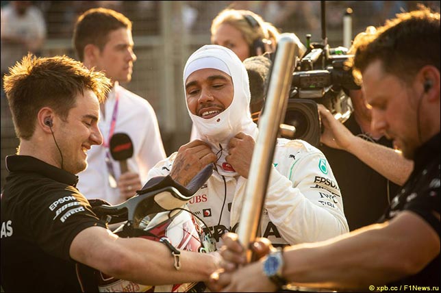 Льюис Хэмилтон после квалификации