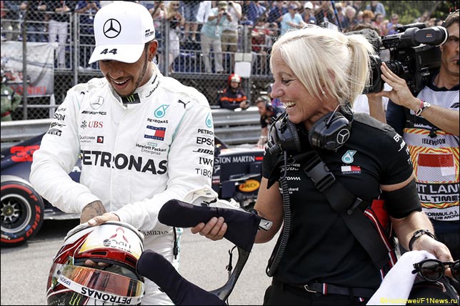 Перед интервью на трассе