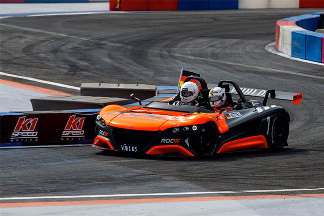 Себастьян Феттель на трассе ROC за рулём спорткара Vuhl 05