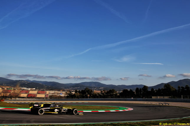 Даниэль Риккардо на предсезонных тестах в Барселоне