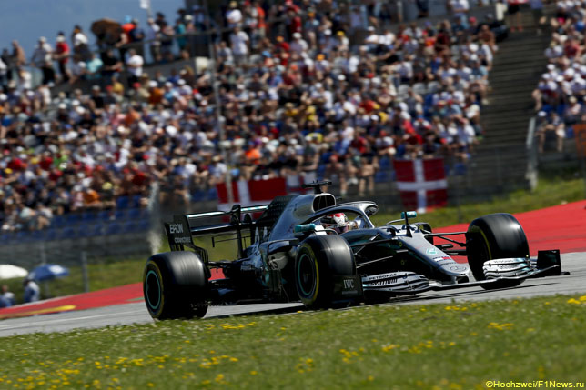 Льюис Хэмилтон