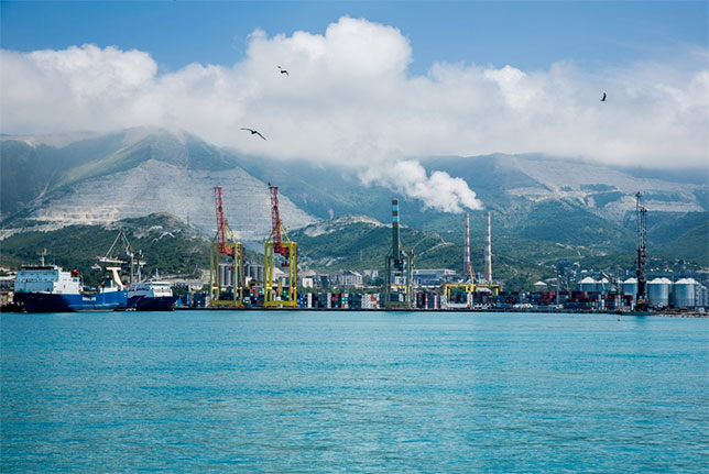 Грузовой порт Новороссийска