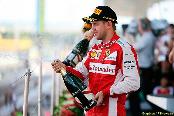 Подиум Гран При Японии 2015. Себастьян Феттель.