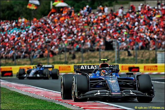 Карлос Сайнс и Алекс Элбон