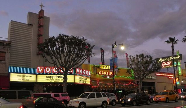 Голливудский бульвар вечером