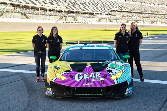 Женский экипаж Lamborghini Huracan, Татьяна Кальдерон – вторая справа