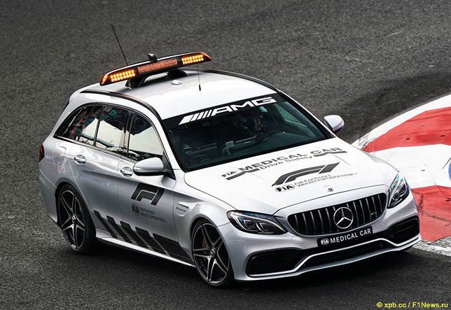 Медицинский автомобиль FIA