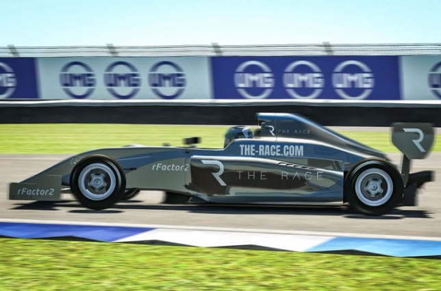 Руди ван Бурен на дистанции виртуальной гонки в Индианаполисе