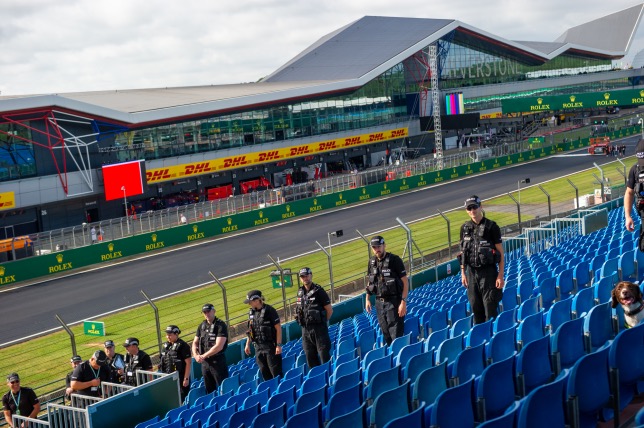 В этом году в Сильверстоуне принимаются беспрецедентные меры безопасности, фото northants.police.uk