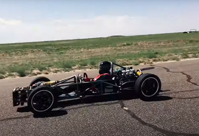 Кадр из видеоблога Уэсли Кагана