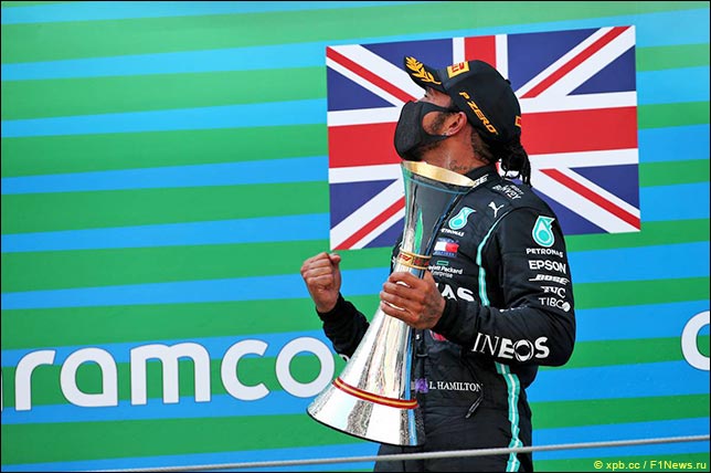 Льюис Хэмилтон