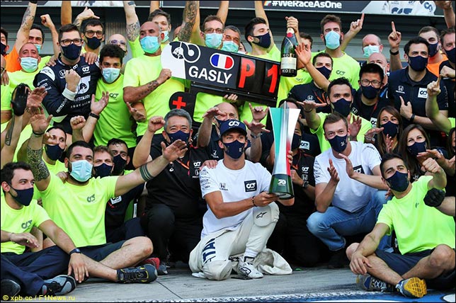 В AlphaTauri праздную победу Пьера Гасли