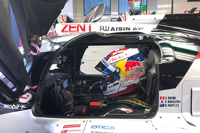 Себастьен Буэми за рулём спортпрототипа Toyota