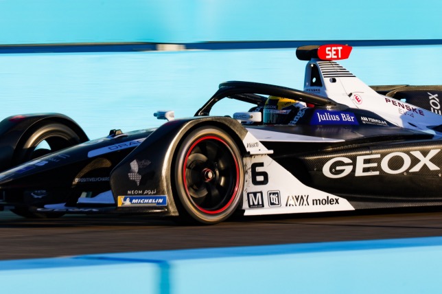 Серхио Сетте Камара за рулём машины Dragon в Берлине