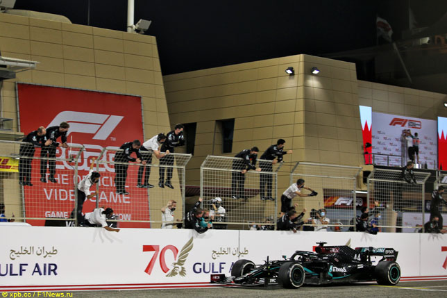 Финиш Льюиса Хэмилтона в Бахрейне