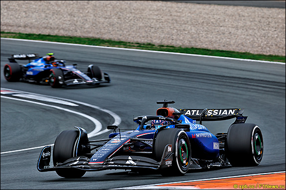 Алекс Элбон и Карлос Сайнс