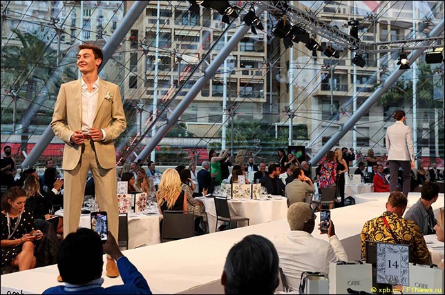 На подиуме Джордж Расселл