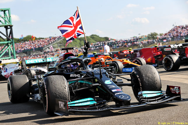 Льюис Хэмилтон