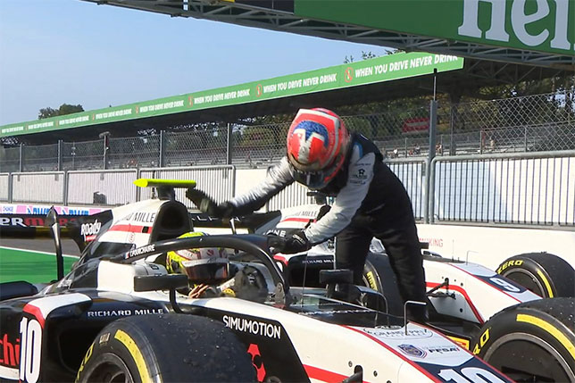 Кристиан Лундгард (справа) поздравляет напарника, Тео Пуршера, с победой в Монце, фото пресс-службы Ф2