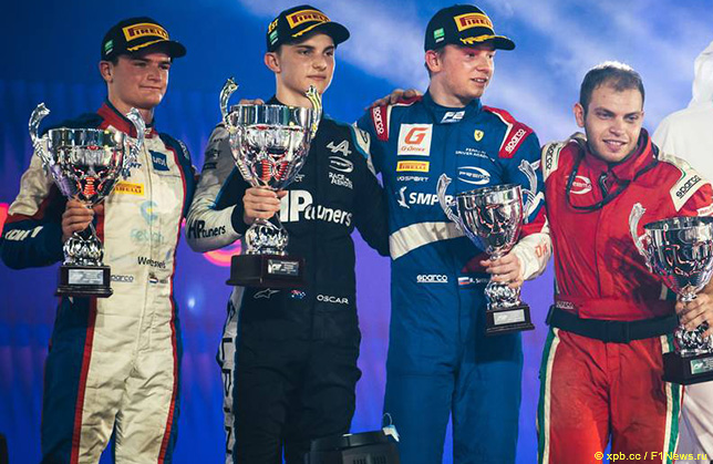 Бент Фискал, Оскар Пиастри и Роберт Шварцман на подиуме в Саудовской Аравии