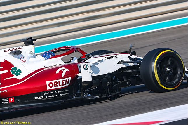 Валттери Боттас за рулём Alfa Romeo