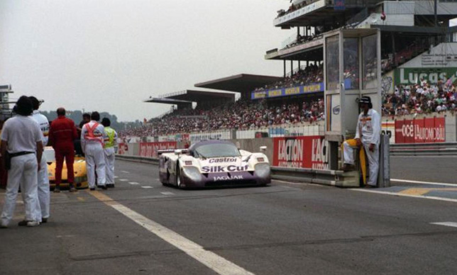 Спортпрототип Jaguar XJR-12 LM на трассе в Ле-Мане, 1990 год, фото пресс-службы гонки