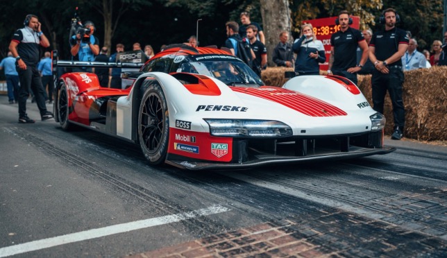 Гиперкар Porsche 963