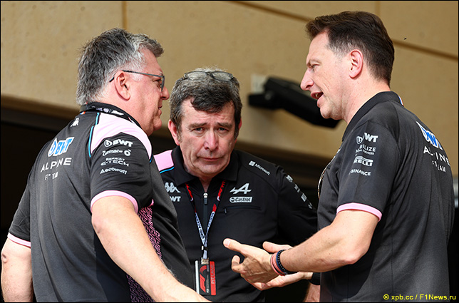 Руководитель команды Отмар Сафнауэр, её директор Брюно Фамен и Лоран Росси