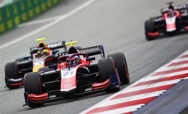 Клемент Новалак за рулём машины №21 на трассе в Австрии, фото пресс-службы Ф2