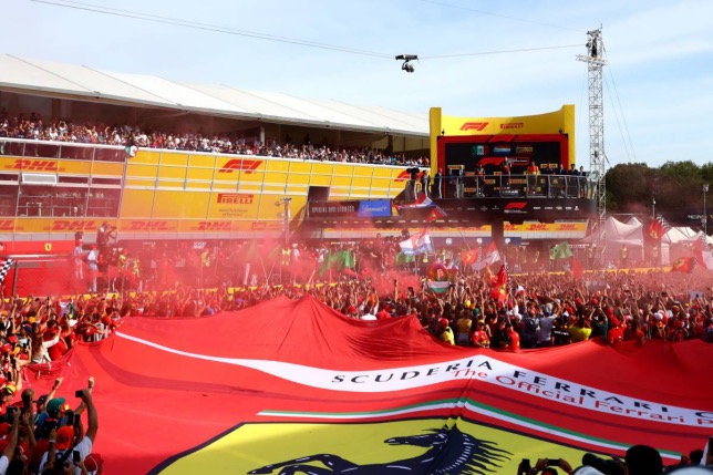 Атмосфера, сопровоздавшая церемонию награждения в Монце в 2023 году, фото XPB