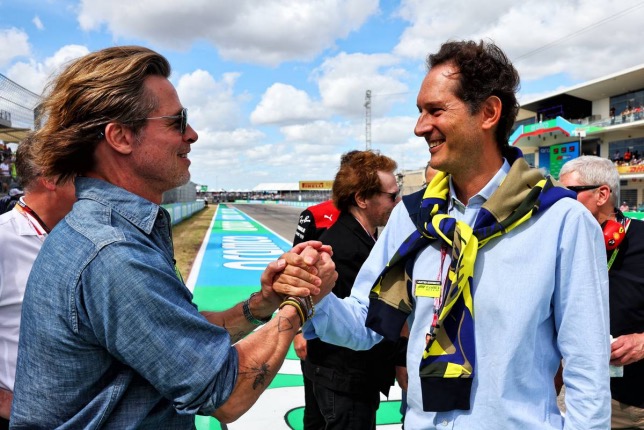 Брэд Питт и Джон Элканн, президент компании Ferrari, фото XPB