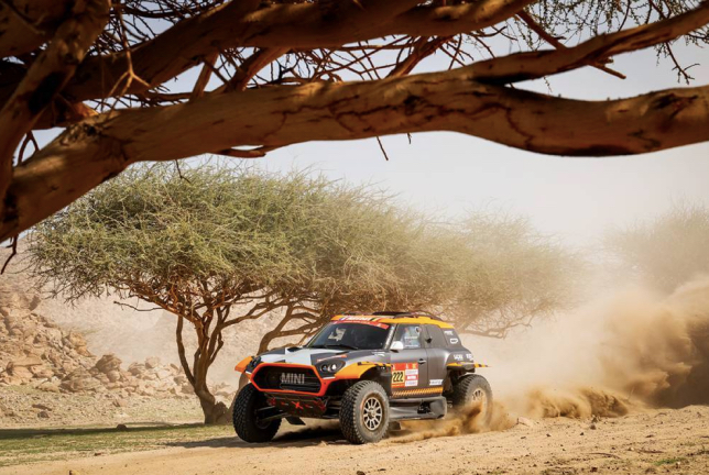 Дакар: Первый этап выиграл экипаж де Мевиуса и Бомеля