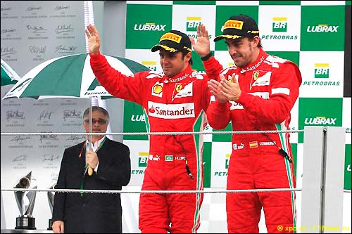 Подиум Гран При Бразилии 2012. Фелипе Масса и Фернандо Алонсо.