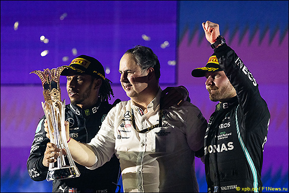 Льюис Хэмилтон, Рон Медоуз и Валттери Боттас