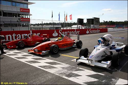 Перед стартом Формулы BMW