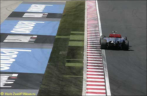 Хейкки Ковалайнен во время тренировке на Хунгароринге