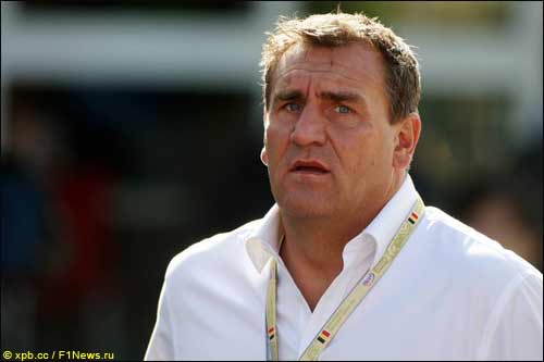 Саймон Джиллет