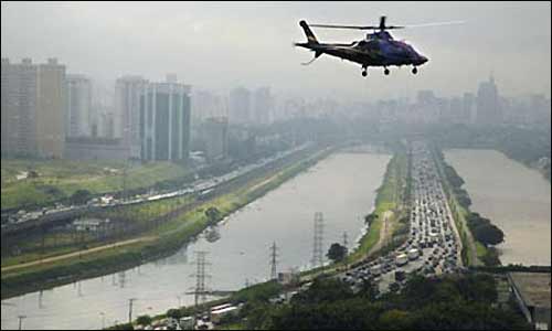 Воздушное такси в небе над Сан-Паулу
