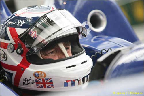 Найджел Мэнселл за рулем Ginetta-Zytek