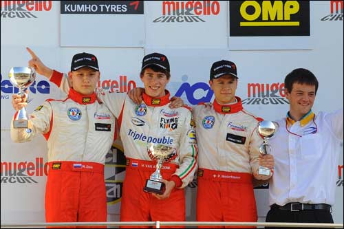 Максим Зимин (крайний слева) на призовом пьедестале в Муджелло