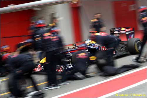 Себастьян Феттель на мартовских тестах в Барселоне