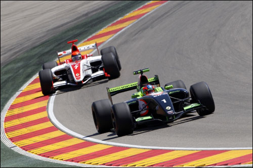 Кевин Корьюс и Александер Росси на трассе в Альканисе