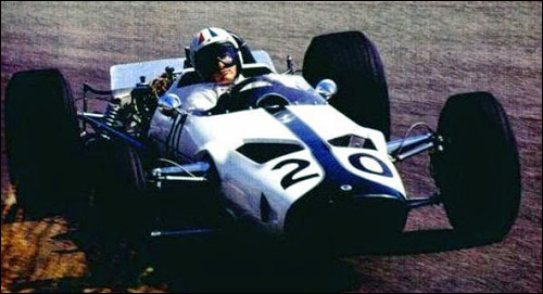 Брюс Макларен на McLaren M2B с двигателем Serenissima на старт так и не вышел