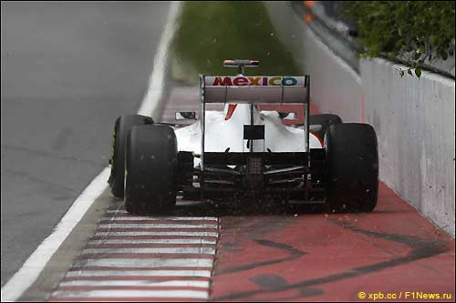 Sauber C30 на трассе в Монреале