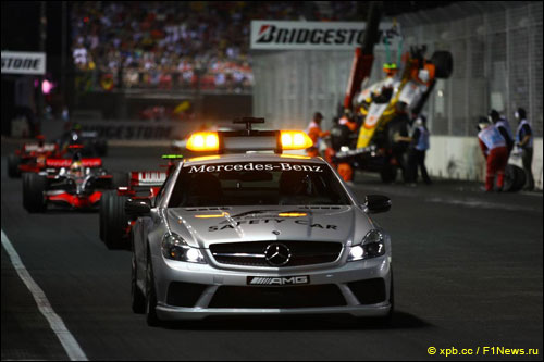 Машина безопасности на Гран При Сингапура