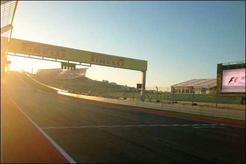 Утро на автодроме в Остине