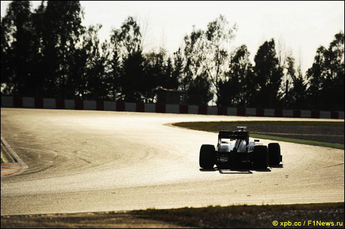 В Барселоне стартовал второй день тестов