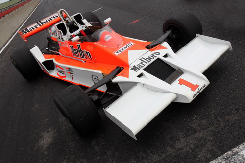 McLaren M26